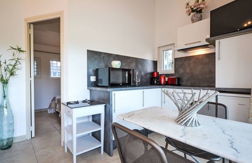 Morieres-les-Avignon House | Les Angevines by Interhome