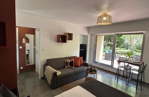 Prefecture Apartment | Les Appartements d'Edmond Rome Favier