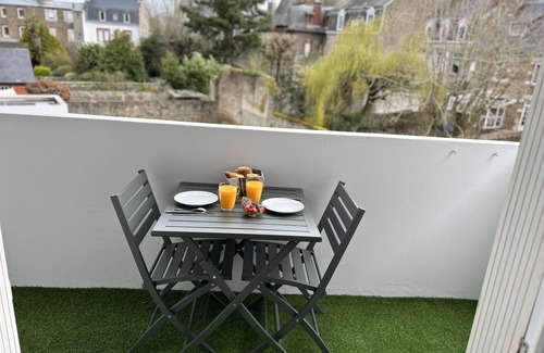 Saint-Brieuc Apartment | Les baigneuses, in the heart of the Saint-Michel district in Saint-Brieuc, garage