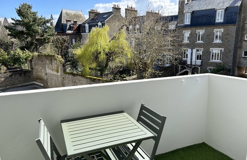 Saint-Brieuc Apartment | Les baigneuses, in the heart of the Saint-Michel district in Saint-Brieuc, garage