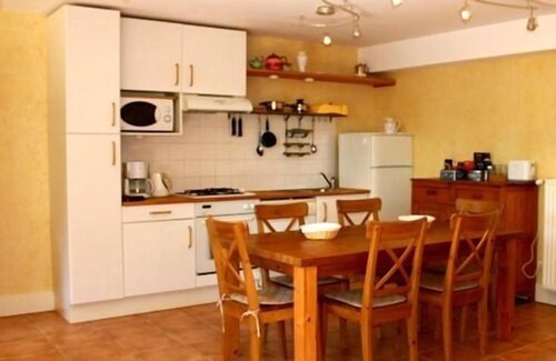 Saint-Jean-de-Thurigneux Bed & Breakfast | Les Barelles Chambres Dhôtes
