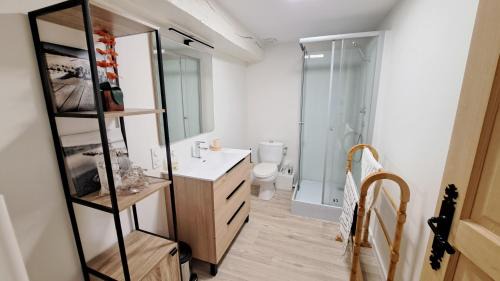 Saint-Meard-de-Drone House | Les Bigoussies 2 Gite Rouge
