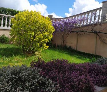 Chaptelat House | LES BRUYERES
