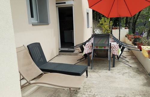 Rompon Apartment | LES BUTINEUSES 8mn from freeway comfortable apartment in quiet country setting