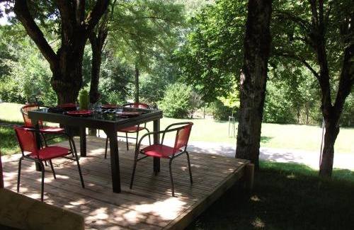 Saint-Laurent-d'Olt Cabin | Les Cahutes d'Olt