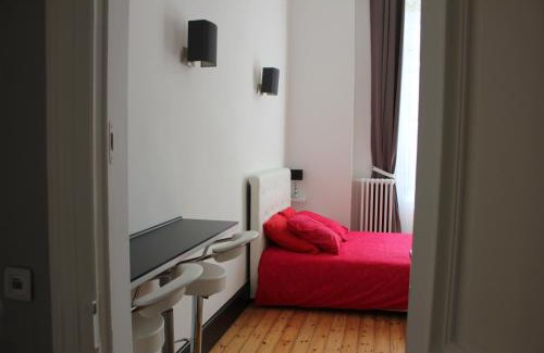 Historic Center House | Les Cariatides