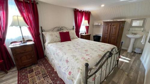 Baie Sainte-Catherine Ski Chalet | Les chalets de la colline inc