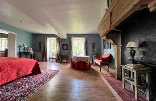 Saint-Julien-de-Civry House | Les chambres d'Hôtes du Château de Vaulx