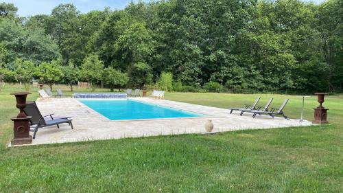 Vierzon Apartment | Les chambres de Charnay - Calme Charme et Confort Piscine à 5 mn du péage
