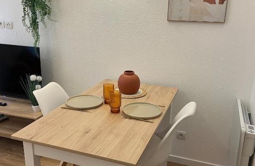 Eppe-Sauvage Apartment | Les Charmes - C24B