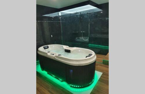 Montferrand-le-Chateau Apartment | LES CLEFS DU PARADIS avec SPA