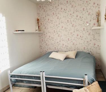 Saint-Julien-d'Arpaon Bed & Breakfast | Les Copains à Bord