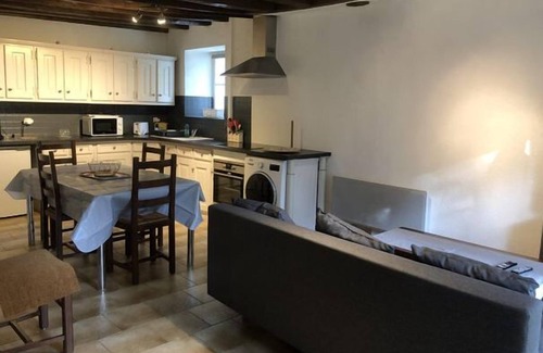 Menetou-Ratel House | Les Cours - Charming, quiet gîte with garden near Sancerre