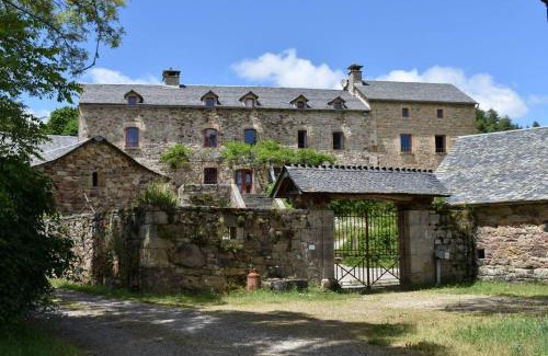 Recoules-Previnquieres House | Les Distinguées -Aux Bories de Prévinquières