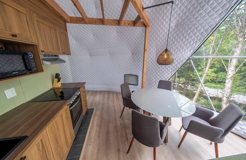 Montmagny Regional County Municipality Ski Chalet | Les Domes de la Riviere Alick SPA et Riviere