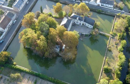 Veuzain-sur-Loire Bed & Breakfast | Les Douves