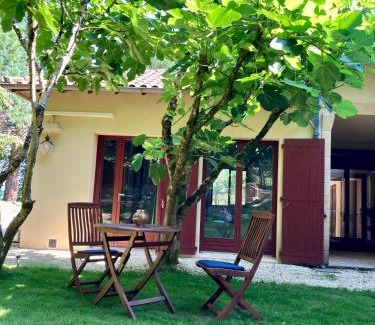 Manaurie House | Les Eaux Vives