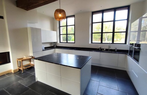 Saint-Jean-du-Cardonnay House | Les Ecuries de Diane