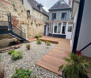 Saint-Valery-sur-Somme House | Les Flobarts - grande maison de famille en centre ville à 50m de la baie