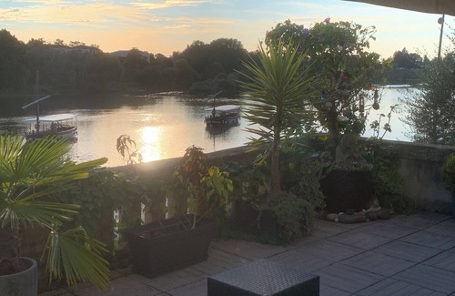 Bergerac Apartment | Les flots dorés Magnificent apartment overlooking the Dordogne with breathtaking views