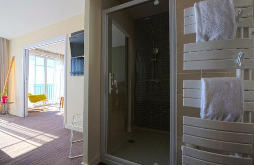 Quartier du Casino Hotel | Les Flots - Hôtel et Restaurant face à l'océan - Châtelaillon-Plage
