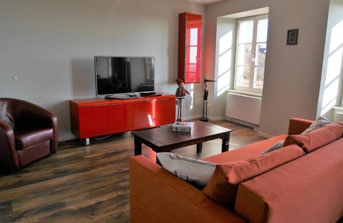 Saint-Hippolyte Apartment | Les gîtes de la Tour, appartement "La Plaine"