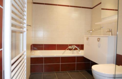 Saint-Hippolyte Apartment | Les gîtes de la Tour, appartement "La Plaine"