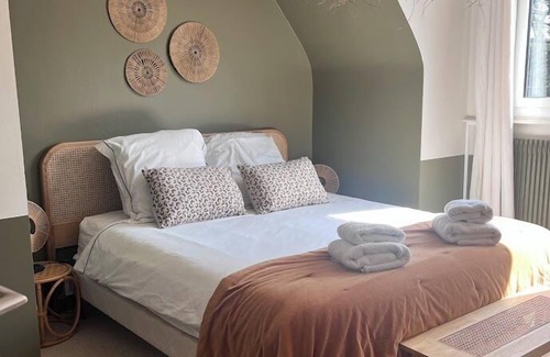 Croix Bed & Breakfast | Les Glycines