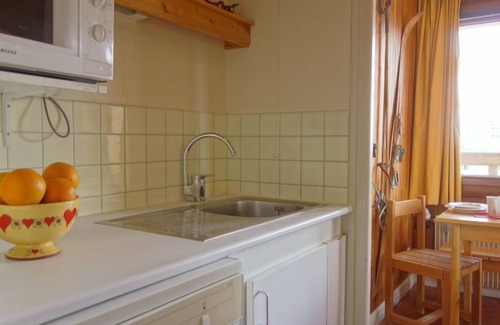 Les Almes Apartment | Les Grandes Balmes I et II (Le Lac) by Interhome