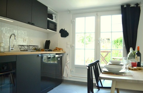 Les Sablons House | ★Les Grumes ★Centre Ville★Patio★Wifi