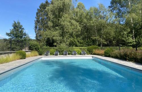 Lorcy House | Les Iris - Gîte Tout Confort au Cœur de la Nature