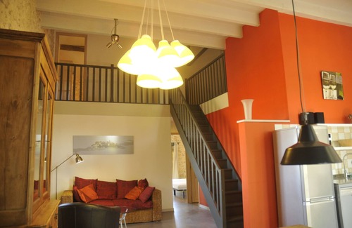 Cahuzac-sur-Vere Cottage | Les Landes gite 'Sol' workshops