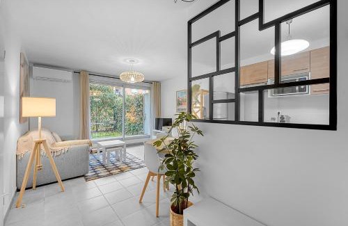 Pont des Demoiselles-Montaudran-La Terrasse Apartment | LES LAURIERS LAFAURIE