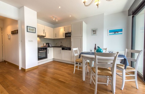 Duingt Apartment | LES LIBELLULES - STUDIO pieds dans l'eau, plage