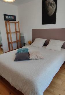 Pertheville-Ners House | les Lys Jolie suite parentale privative deux adultes avec sdd