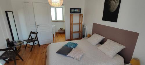 Pertheville-Ners House | les Lys Jolie suite parentale privative deux adultes avec sdd