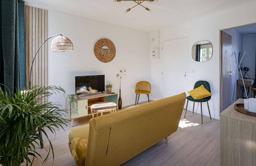 Chatellerault Apartment | Les Maisons Acajou / Superb T2 Spicy Love
