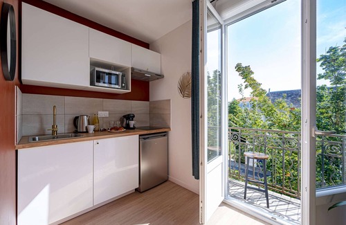 Chatellerault Apartment | Les Maisons Acajou/Charming T2 equipped with Spicy Art