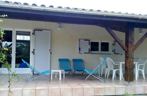 Lesparre-Medoc House | LES NOISETIERS SAUVAGES - close to beaches, vineyards, estuary. WI-FI