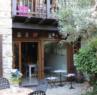 Saint-Paul-les-Romans Bed & Breakfast | Les Pascals