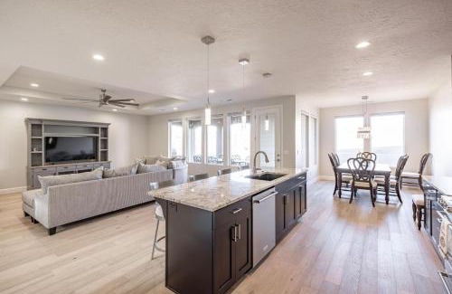 St. George House | Les Petit Oiseaux