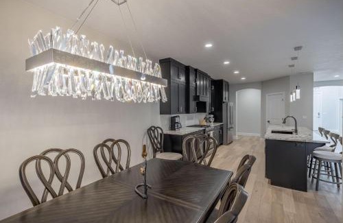St. George House | Les Petit Oiseaux