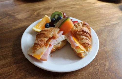 Coaticook Bed & Breakfast | Les Petits Trésors