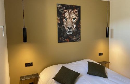 Offrethun House | Les pins qui chuchotent