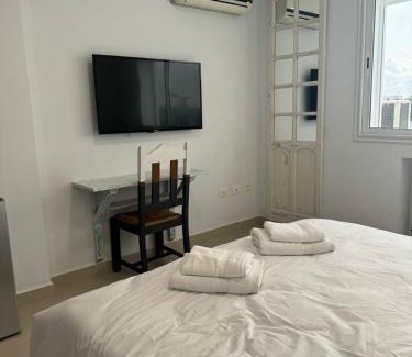 Sfax Apartment | les portes vieillies