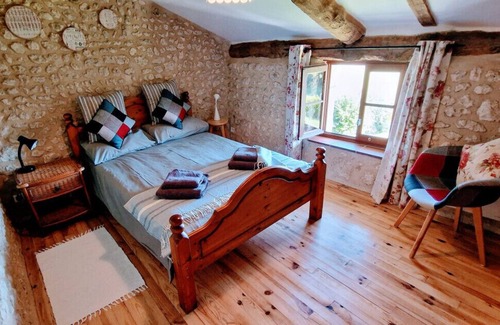 Nabinaud Cottage | Les Puits - Perfect holiday cottage with pool and gorgeous countryside views