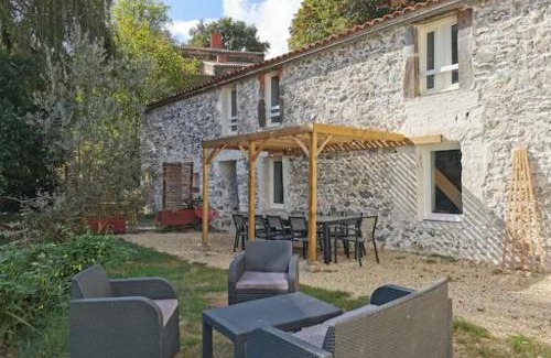Le Boupere House | les rives du Lay gîte Joly