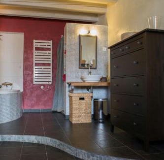 Landecourt House | Les Ruchers d'Emile