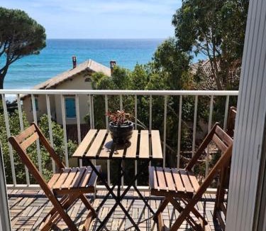 Les Sablettes Apartment | LES SABLETTES LES PIEDS dans L'EAU