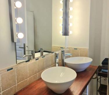 Les Sablettes Apartment | LES SABLETTES LES PIEDS dans L'EAU